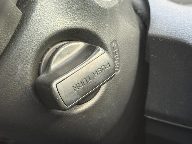 フィットハイブリッド ナビプレミアムセレクション　弊社買取車両　故障診断済　純正ＨＤＤナビ／ワンセグ／ＤＶＤ再生／録音／ＵＳＢ　Ｂカメラ　ビルトインＥＴＣ　前後ドラレコ　パドルシフト　前席シートヒーター　クルコン　ＨＩＤヘッドライト　雹害車（76枚目）