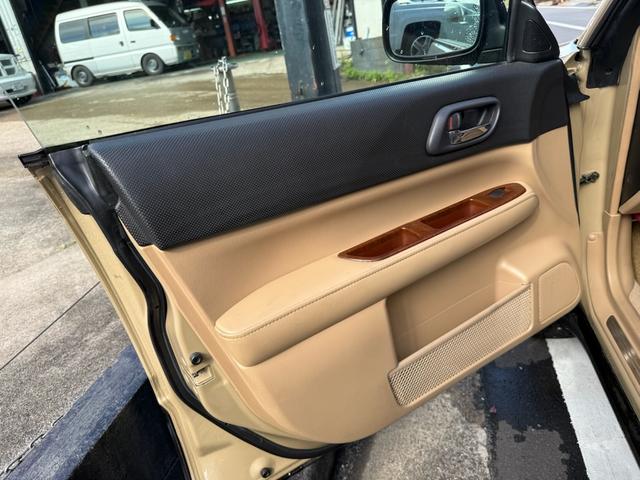 フォレスター X20 L.L.Beanエディション 限定車 全塗装 ベージュレザーシート サンルーフ シートヒーター ETC ドラレコ 社外タイヤ(20枚目)