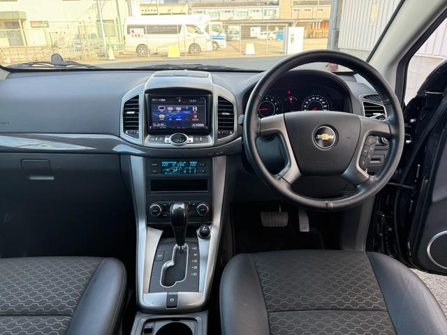 シボレーキャプティバ ベースグレード　禁煙　レザーシート　パワーシート　社外ナビＢｌｕｅｔｏｏｔｈフルセグＴＶ　ＥＴＣ（8枚目）