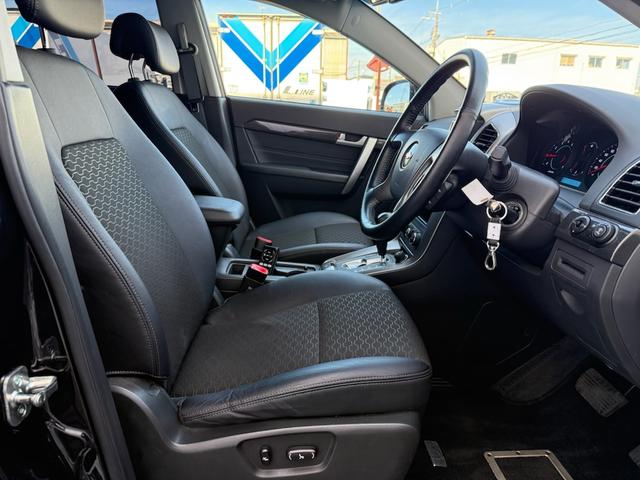 シボレーキャプティバ ベースグレード　禁煙　レザーシート　パワーシート　社外ナビＢｌｕｅｔｏｏｔｈフルセグＴＶ　ＥＴＣ（9枚目）