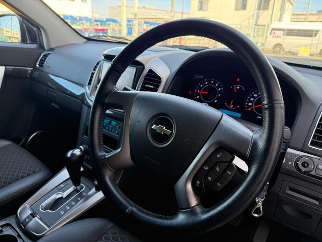 シボレーキャプティバ ベースグレード　禁煙　レザーシート　パワーシート　社外ナビＢｌｕｅｔｏｏｔｈフルセグＴＶ　ＥＴＣ（11枚目）