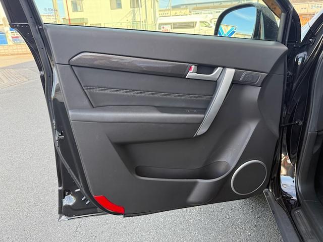 シボレーキャプティバ ベースグレード　禁煙　レザーシート　パワーシート　社外ナビＢｌｕｅｔｏｏｔｈフルセグＴＶ　ＥＴＣ（26枚目）