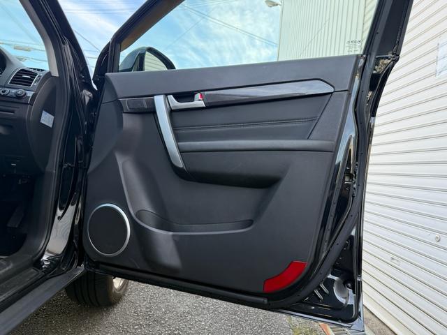 シボレーキャプティバ ベースグレード　禁煙　レザーシート　パワーシート　社外ナビＢｌｕｅｔｏｏｔｈフルセグＴＶ　ＥＴＣ（28枚目）