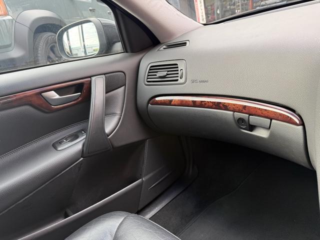 Ｖ７０ クラシック　当社お客様買取車　禁煙　レザーシート　パワーシート　純正ナビ　バックカメラ　Ｂｌｕｅｔｏｏｔｈ　サンルーフ（14枚目）