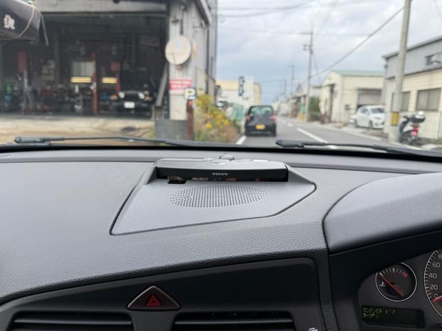 Ｖ７０ クラシック　当社お客様買取車　禁煙　レザーシート　パワーシート　純正ナビ　バックカメラ　Ｂｌｕｅｔｏｏｔｈ　サンルーフ（17枚目）