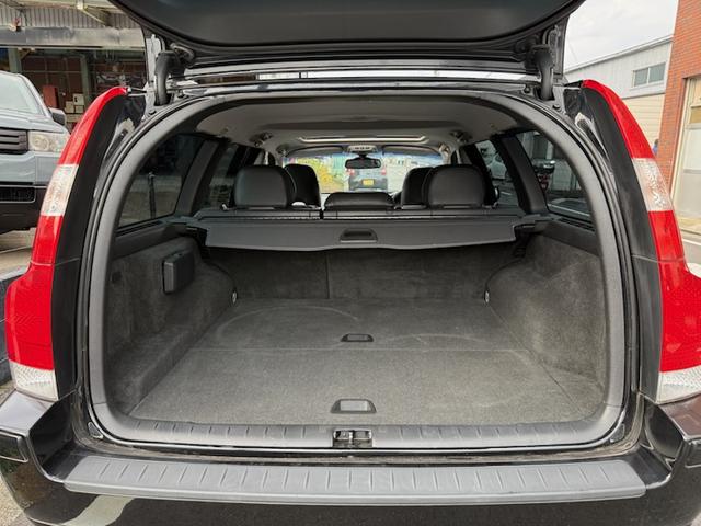 Ｖ７０ クラシック　当社お客様買取車　禁煙　レザーシート　パワーシート　純正ナビ　バックカメラ　Ｂｌｕｅｔｏｏｔｈ　サンルーフ（20枚目）