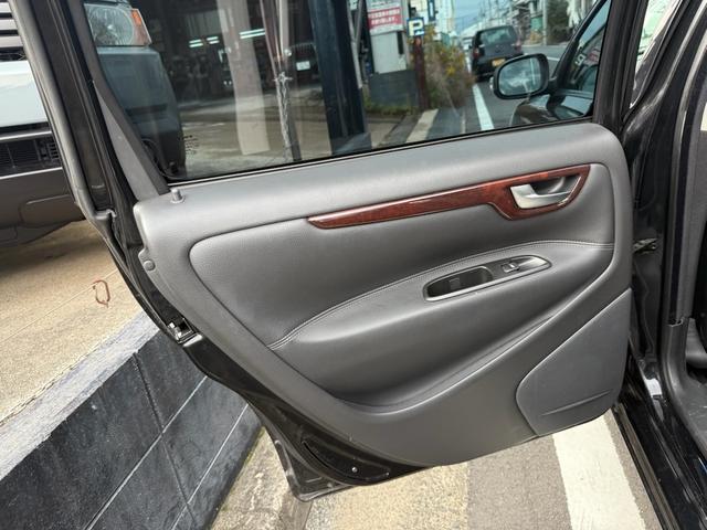 Ｖ７０ クラシック　当社お客様買取車　禁煙　レザーシート　パワーシート　純正ナビ　バックカメラ　Ｂｌｕｅｔｏｏｔｈ　サンルーフ（26枚目）