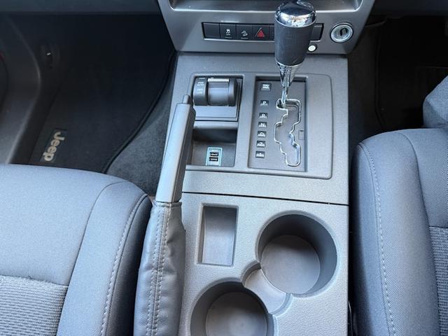 ジープ・チェロキー スポーツ　全塗装　禁煙　社外アルミ　オールテレーンタイヤ　ミラー型ドラレコ（12枚目）