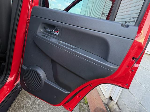 ジープ・チェロキー スポーツ　全塗装　禁煙　社外アルミ　オールテレーンタイヤ　ミラー型ドラレコ（21枚目）