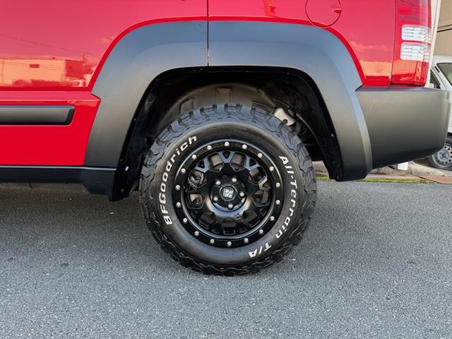 ジープ・チェロキー スポーツ　全塗装　禁煙　社外アルミ　オールテレーンタイヤ　ミラー型ドラレコ（27枚目）