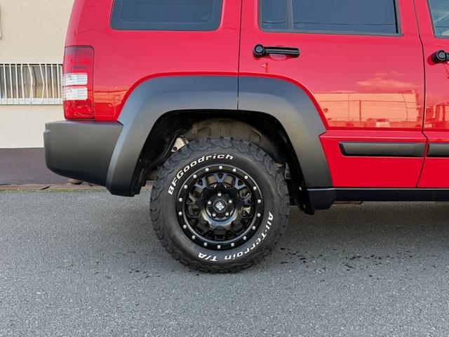 ジープ・チェロキー スポーツ　全塗装　禁煙　社外アルミ　オールテレーンタイヤ　ミラー型ドラレコ（28枚目）