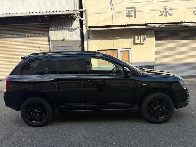 �S���̔��E�[�Ԃ��C���������I����Ԃ������k�������B