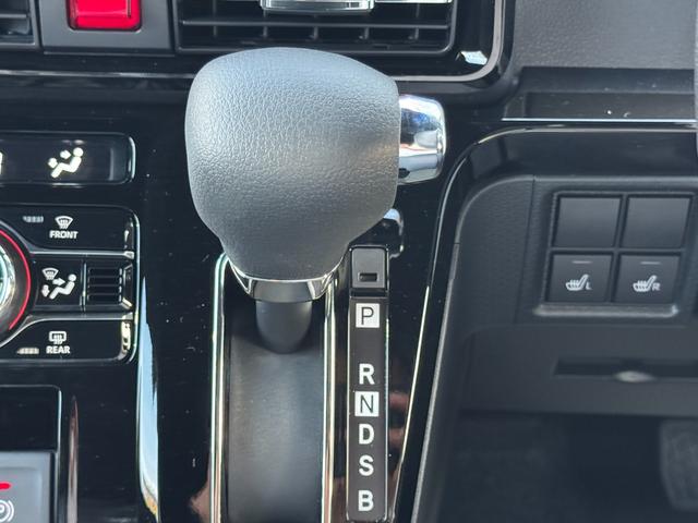 タント カスタムＸ　届出済未使用車　スマートキー　電動パーキングブレーキ　両側電動スライドドア　キーフリー＆プッシュスタート前席シートヒーター　ＴＦＴから―マルチインフォメーションディスプレー　スマートアシスト　衝突軽減（29枚目）