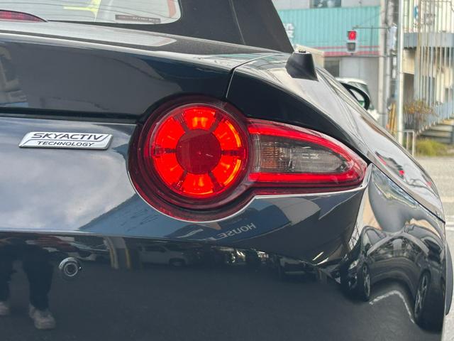 ロードスター Ｓスペシャルパッケージ　オープンカー　純正ナビ　６ＭＴ　純正１６インチアルミ　クルーズコントロール　スマートキー　バックカメラ　ＬＥＤヘッドライト　コーナーセンサー　衝突軽減ブレーキ　Ｂｌｕｅｔｏｏｔｈ接続　レーンキープ（19枚目）