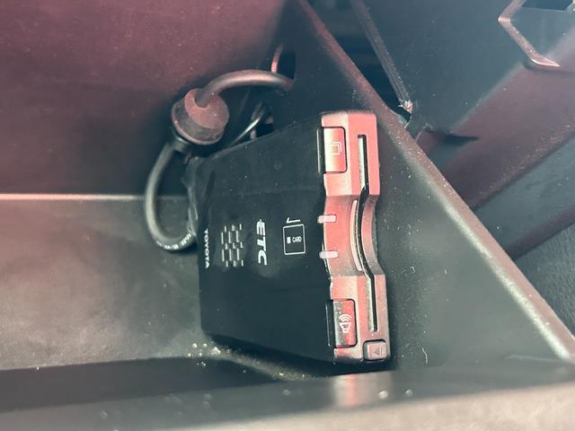 86 GT 純正17インチホイール 7型ナビ ETC Bluetooth接続可 パドルシフト スマートキー DUALエアコン フォグランプ HIDヘッドライト 横滑り防止装置(43枚目)