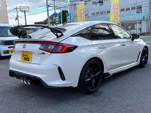 シビック タイプＲ　６ＭＴ！！！　９インチコネクトディスプレイ　フルセグＴＶ　Ｂｌｕｅｔｏｏｔｈ　　ＥＴＣ　バックカメラ　シートヒーター　電動シート　純正アルミホイール　ＬＥＤヘッドライト　電子パーキング　クルコン！！！（77枚目）