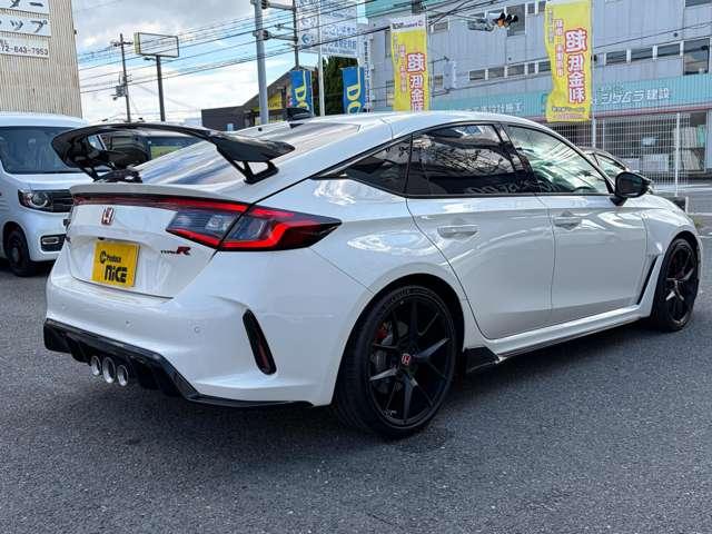 シビック タイプＲ　６ＭＴ！！！　９インチコネクトディスプレイ　フルセグＴＶ　Ｂｌｕｅｔｏｏｔｈ　　ＥＴＣ　バックカメラ　シートヒーター　電動シート　純正アルミホイール　ＬＥＤヘッドライト　電子パーキング　クルコン！！！（78枚目）