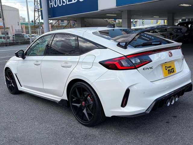 シビック タイプＲ　６ＭＴ！！！　９インチコネクトディスプレイ　フルセグＴＶ　Ｂｌｕｅｔｏｏｔｈ　　ＥＴＣ　バックカメラ　シートヒーター　電動シート　純正アルミホイール　ＬＥＤヘッドライト　電子パーキング　クルコン！！！（80枚目）