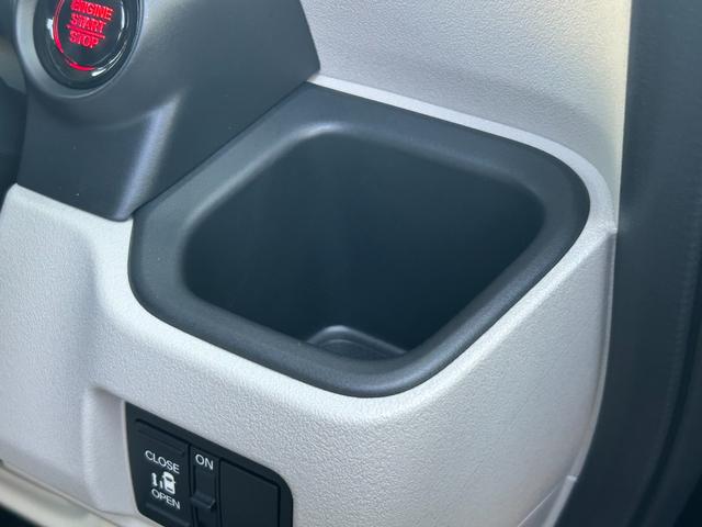 N-BOX ベースグレード 衝突軽減ブレーキ レーダークルコン シートヒーター 電子パーキング ブレーキホールド パワースライドドア レーンキープ コーナーセンサー LEDヘッドライト プッシュスタート スマートキー(44枚目)