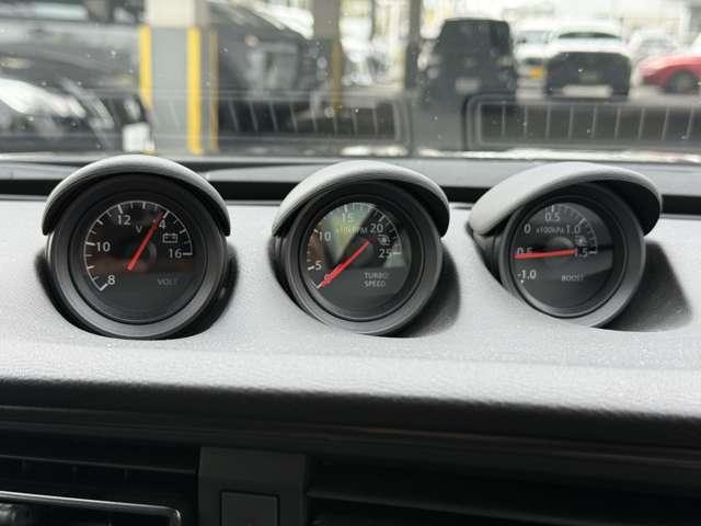 タコメーターがスポーティ！