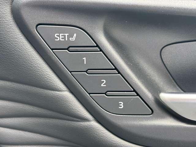 ヴェルファイア Ｚ　プレミア　サンルーフ　チームメイト　ユニバーサルステップ　１４インチナビ　黒革　パノラミックビューモニター　両側パワースライドドア　置充電　パワーバックドア　ＨＤＭＩ　ＥＴＣ２．０　ヘッドアップディスプレイ（27枚目）