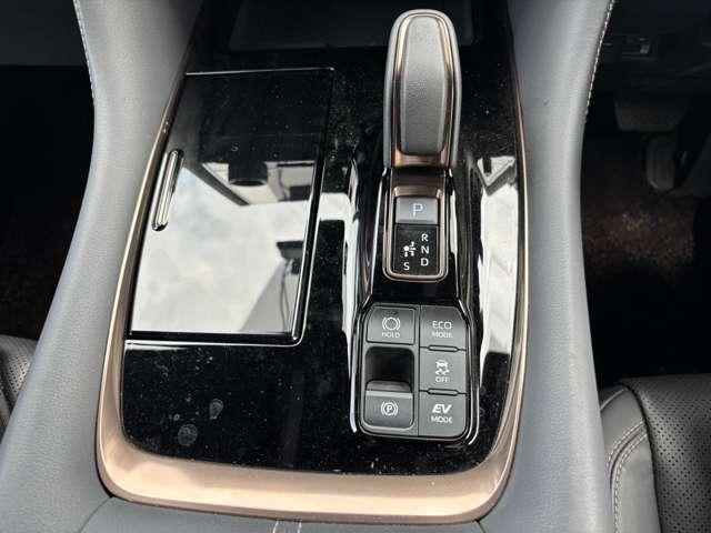 ヴェルファイア Ｚ　プレミア　サンルーフ　チームメイト　ユニバーサルステップ　１４インチナビ　黒革　パノラミックビューモニター　両側パワースライドドア　置充電　パワーバックドア　ＨＤＭＩ　ＥＴＣ２．０　ヘッドアップディスプレイ（34枚目）