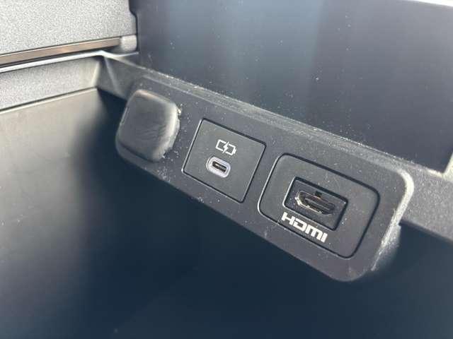 ヴェルファイア Ｚ　プレミア　サンルーフ　チームメイト　ユニバーサルステップ　１４インチナビ　黒革　パノラミックビューモニター　両側パワースライドドア　置充電　パワーバックドア　ＨＤＭＩ　ＥＴＣ２．０　ヘッドアップディスプレイ（37枚目）