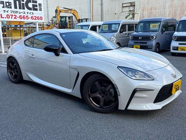 GR86 RC ADVAN18インチホイール 7インチディスプレイオーディオ 6速MT ETC Bluetooth接続可 スマートキー DUALエアコン LEDヘッドライト 横滑り防止装置 レカロバケットシート(8枚目)