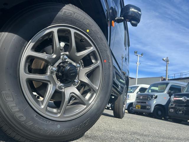 ジムニー ＸＣ　スズキセーフティサポート　クルーズコントロール　衝突被害軽減ブレーキ　ＬＥＤヘッドライト　プッシュボタンスタート　アイドリングストップ　純正アルミホイール　シートヒーター　電動格ドアミラー（16枚目）