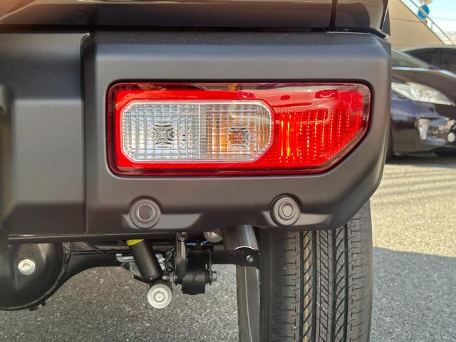ジムニー ＸＣ　スズキセーフティサポート　クルーズコントロール　衝突被害軽減ブレーキ　ＬＥＤヘッドライト　プッシュボタンスタート　アイドリングストップ　純正アルミホイール　シートヒーター　電動格ドアミラー（23枚目）