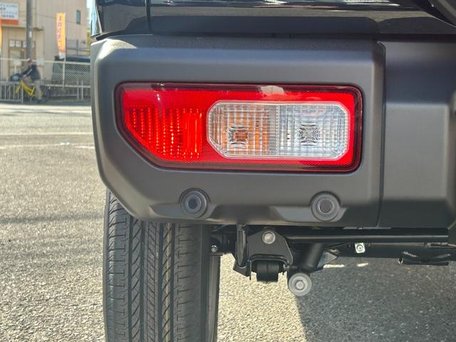 ジムニー ＸＣ　スズキセーフティサポート　クルーズコントロール　衝突被害軽減ブレーキ　ＬＥＤヘッドライト　プッシュボタンスタート　アイドリングストップ　純正アルミホイール　シートヒーター　電動格ドアミラー（24枚目）