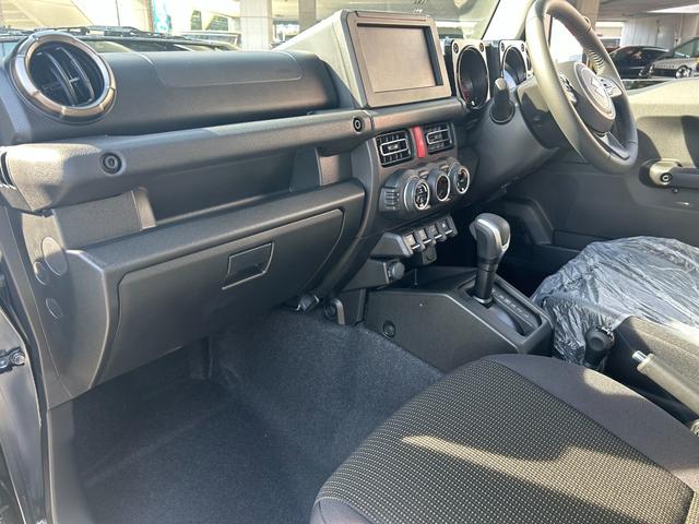 ジムニー ＸＣ　スズキセーフティサポート　クルーズコントロール　衝突被害軽減ブレーキ　ＬＥＤヘッドライト　プッシュボタンスタート　アイドリングストップ　純正アルミホイール　シートヒーター　電動格ドアミラー（56枚目）