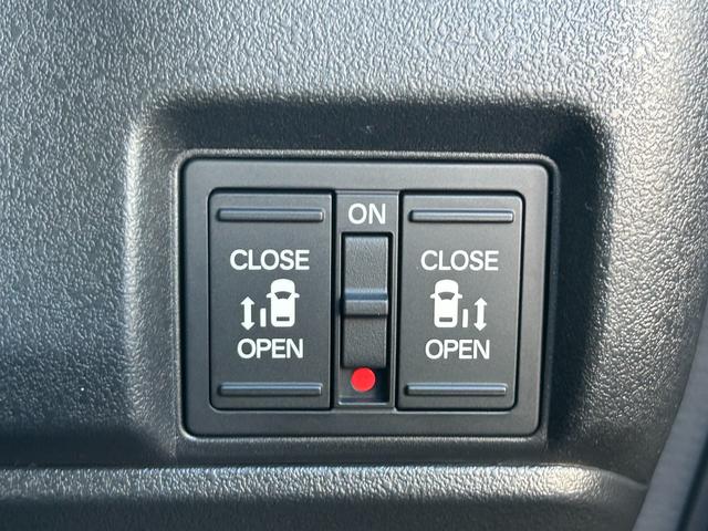 N-BOX 届出済未使用 両側パワスラ シートヒーター LEDヘッドライト 衝突軽減ブレーキ レーダークルコン 電動パーキングブレーキ 禁煙車(33枚目)