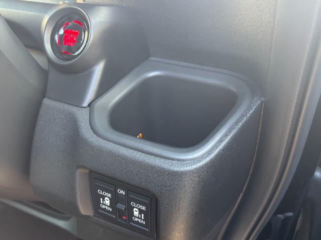 Ｎ－ＢＯＸカスタム ターボ　衝突軽減ブレーキ　レーダークルコン　シートヒーター　電子パーキング　ブレーキホールド　パワースライドドア　レーンキープ　コーナーセンサー　ＬＥＤヘッドライト　プッシュスタート　スマートキー（44枚目）