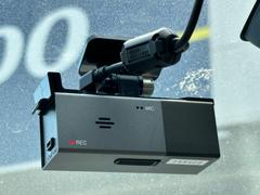 ドライブレコーダー装備♪映像と音声を記録してくれるドライブレコーダーは、事故の際に確かな証拠能力を発揮してくれます。 2