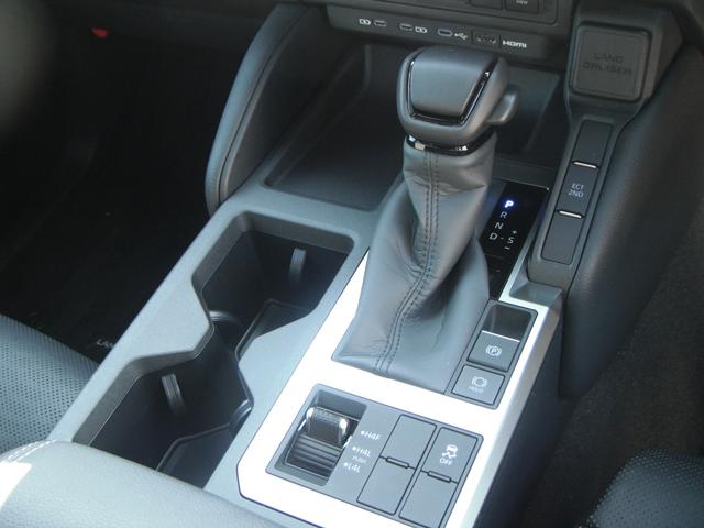 ランドクルーザー２５０ ＶＸ　モデリスタ２０インチアルミ／シグネチャーイルミブレード／オーバーフェンダー／モデリスタパッケージ／フェンダーガーニッシュ／サイドモール／リアスポイラー／デジタルインナーミラー／サンルーフ／（25枚目）