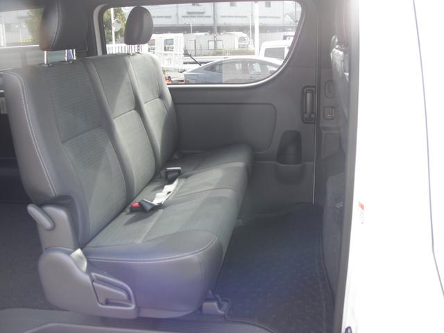 ハイエースバン ロングスーパーＧＬ　ダークプライムＳ　パノラミックビューモニター／デジタルインナーミラー／スカッフプレート／フロアマット／サイドバイザー／ＥＴＣ（16枚目）