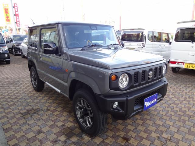 ジムニー ＸＣ　スズキセーフティーサポート　衝突軽減ブレーキ　誤発進抑制機能　ＬＥＤライト　ターボ　サイド＆カーテンエアバッグ　アイドリングストップ　クルコン　シートヒーター　リアソナー　アルミ　届出済み未使用車（4枚目）