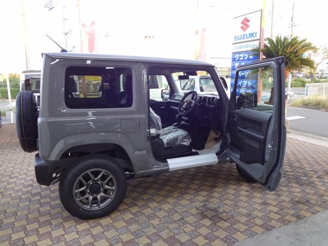 ジムニー ＸＣ　スズキセーフティーサポート　衝突軽減ブレーキ　誤発進抑制機能　ＬＥＤライト　ターボ　サイド＆カーテンエアバッグ　アイドリングストップ　クルコン　シートヒーター　リアソナー　アルミ　届出済み未使用車（63枚目）
