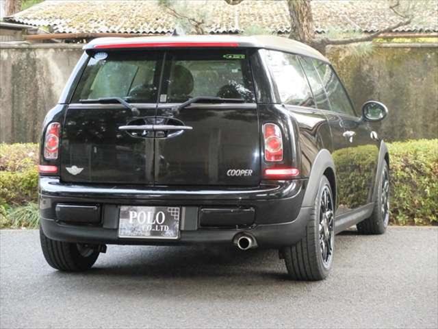 MINI クーパー クラブマン ボンドストリートパッケージ ワンオーナー 禁煙車 黒革スポーツシート シートヒーター クロームラインインテリア ボンネットストライプ 純正17インチアロイホイール(8枚目)