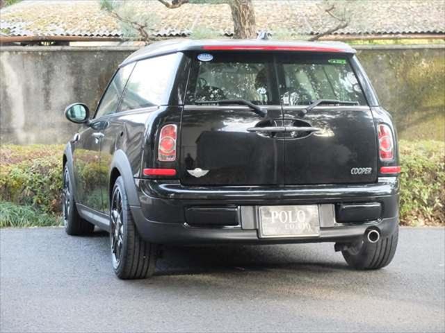 MINI クーパー クラブマン ボンドストリートパッケージ ワンオーナー 禁煙車 黒革スポーツシート シートヒーター クロームラインインテリア ボンネットストライプ 純正17インチアロイホイール(12枚目)
