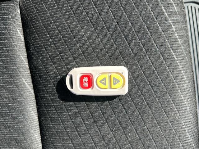 ルーミー Ｇ　ウェルキャブ　助手席電動リフトＵＰシート　純正メモリーナビ　バックカメラ　両側Ｐスライド　ＬＥＤヘッドライト　カスタム用１４インチＡＷ　Ｃソナー　衝突被害軽減ブレーキ　ドラレコ　オートハイビーム（29枚目）