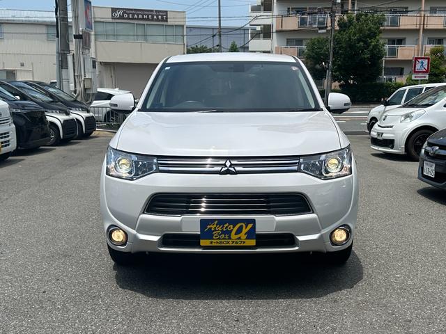 アウトランダーＰＨＥＶ Ｇプレミアムパッケージ　純正メモリーナビ　Ｂカメラ　ロックフォード　黒革パワーシート　ドラレコ　衝突被害軽減Ｂ　レーダークルーズ　ＬＫＡ　シートヒーター　ＥＴＣ　ＬＥＤヘッドライト　純正１８インチＡＷ　１５００Ｗ電源（7枚目）