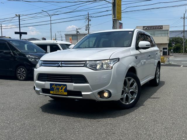 アウトランダーＰＨＥＶ Ｇプレミアムパッケージ　純正メモリーナビ　Ｂカメラ　ロックフォード　黒革パワーシート　ドラレコ　衝突被害軽減Ｂ　レーダークルーズ　ＬＫＡ　シートヒーター　ＥＴＣ　ＬＥＤヘッドライト　純正１８インチＡＷ　１５００Ｗ電源（8枚目）