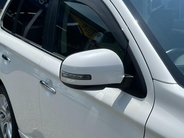 アウトランダーＰＨＥＶ Ｇプレミアムパッケージ　純正メモリーナビ　Ｂカメラ　ロックフォード　黒革パワーシート　ドラレコ　衝突被害軽減Ｂ　レーダークルーズ　ＬＫＡ　シートヒーター　ＥＴＣ　ＬＥＤヘッドライト　純正１８インチＡＷ　１５００Ｗ電源（18枚目）