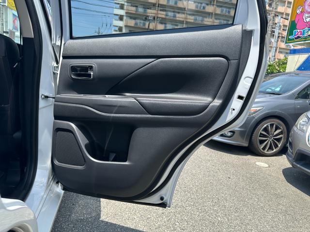 アウトランダーＰＨＥＶ Ｇプレミアムパッケージ　純正メモリーナビ　Ｂカメラ　ロックフォード　黒革パワーシート　ドラレコ　衝突被害軽減Ｂ　レーダークルーズ　ＬＫＡ　シートヒーター　ＥＴＣ　ＬＥＤヘッドライト　純正１８インチＡＷ　１５００Ｗ電源（27枚目）