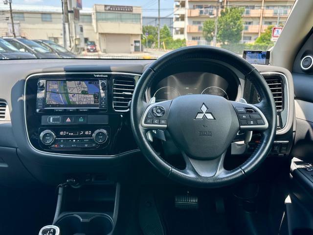 アウトランダーＰＨＥＶ Ｇプレミアムパッケージ　純正メモリーナビ　Ｂカメラ　ロックフォード　黒革パワーシート　ドラレコ　衝突被害軽減Ｂ　レーダークルーズ　ＬＫＡ　シートヒーター　ＥＴＣ　ＬＥＤヘッドライト　純正１８インチＡＷ　１５００Ｗ電源（30枚目）
