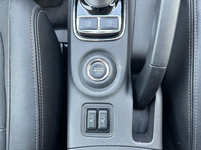 アウトランダーＰＨＥＶ Ｇプレミアムパッケージ　純正メモリーナビ　Ｂカメラ　ロックフォード　黒革パワーシート　ドラレコ　衝突被害軽減Ｂ　レーダークルーズ　ＬＫＡ　シートヒーター　ＥＴＣ　ＬＥＤヘッドライト　純正１８インチＡＷ　１５００Ｗ電源（39枚目）