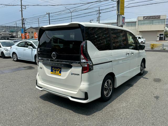 セレナ ｅ－パワー　ハイウェイスターＶ　純正１０ｉｎメモリーナビＴＶ　アラウンドビューカメラ　プロパイロット　両側ハンズフリーパワースライドドア　エマージェンシーブレーキ　電動パーキングブレーキ　純正１６ｉｎＡＷ　デジタルミラー　ＥＴＣ（11枚目）