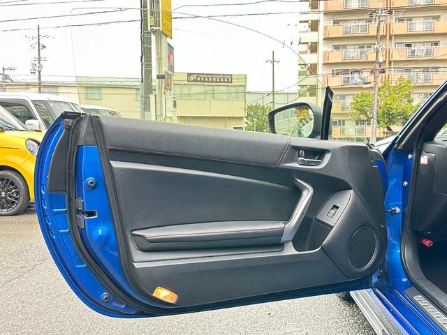 ＢＲＺ Ｓ　ワンオーナー　６ＭＴ　純正７ｉｎワイドナビ・フルセグＴＶ　ハーフレザーシート　ＨＩＤヘッドライト　ＬＥＤフォグライト　純正１７ｉｎアルミ　ＴＲＣ　ＥＴＣ　ヴァレンティンテールライト（24枚目）